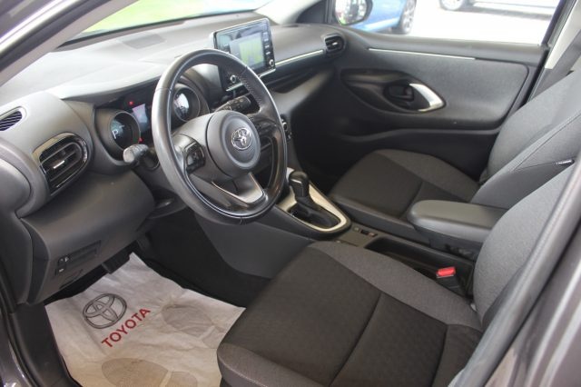 TOYOTA Yaris usata, con Bracciolo