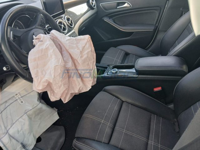 MERCEDES-BENZ CLA 200 usata, con Chiusura centralizzata