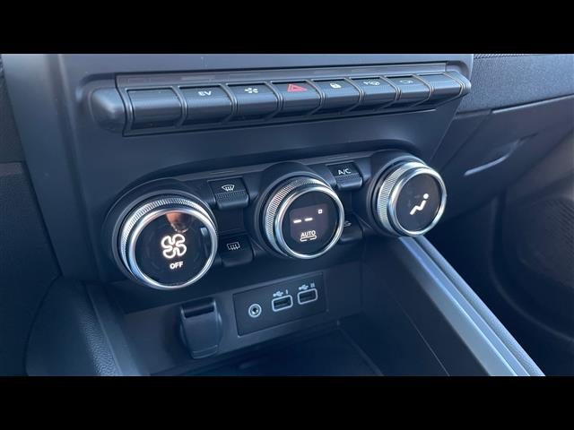 RENAULT Clio usata, con Controllo automatico clima