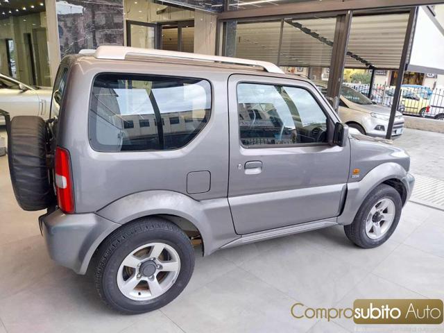 SUZUKI Jimny usata, con Autoradio