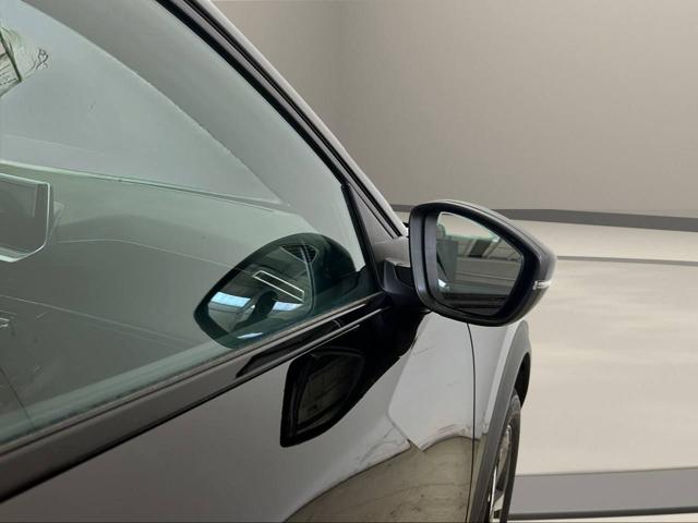 PEUGEOT 2008 usata, con Sensori di parcheggio anteriori