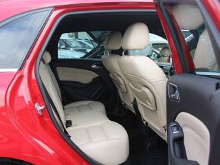 MERCEDES-BENZ B 180 usata, con Interni in pelle