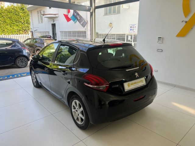 PEUGEOT 208 usata, con Controllo automatico clima