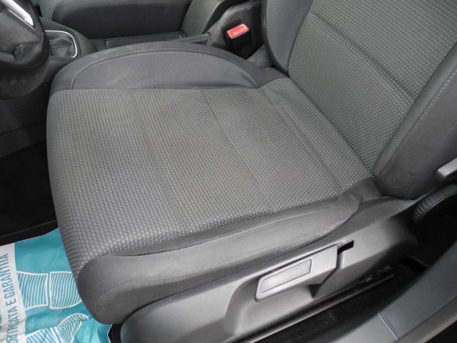 VOLKSWAGEN Golf usata, con Pneumatici quattro stagioni