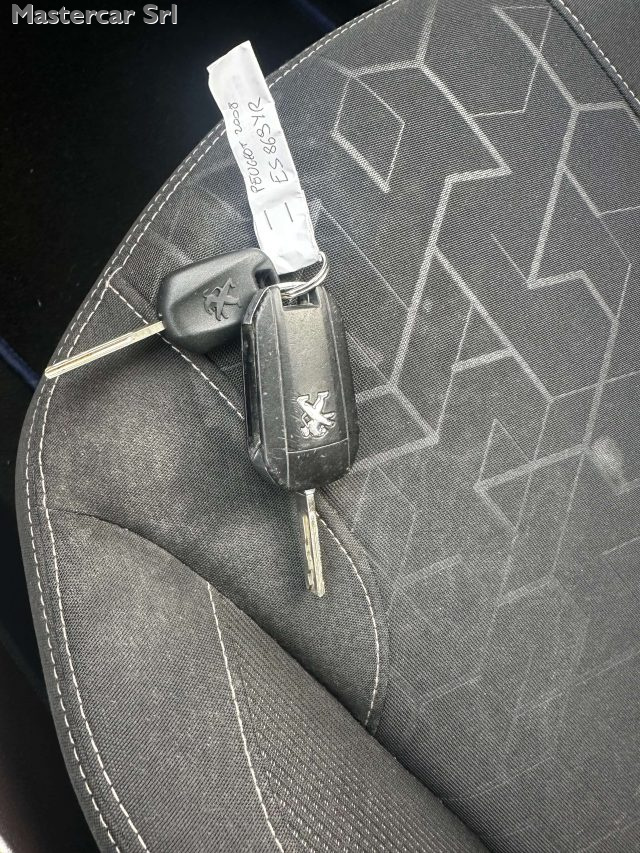 PEUGEOT 2008 usata, con Bluetooth