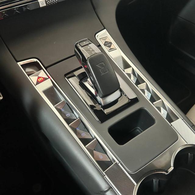 DS AUTOMOBILES DS 7 Crossback usata, con Sedile posteriore sdoppiato