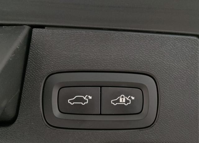 VOLVO XC60 usata, con Volante multifunzione