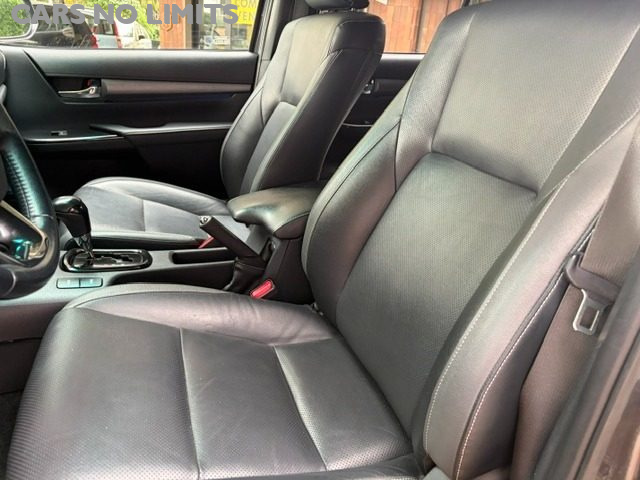 TOYOTA Hilux usata, con Fendinebbia