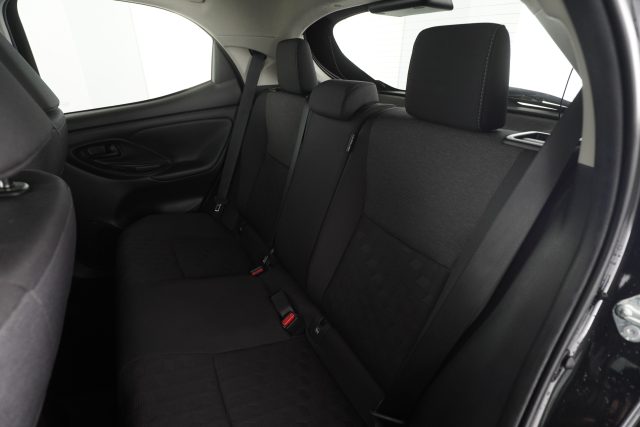 TOYOTA Yaris usata 9