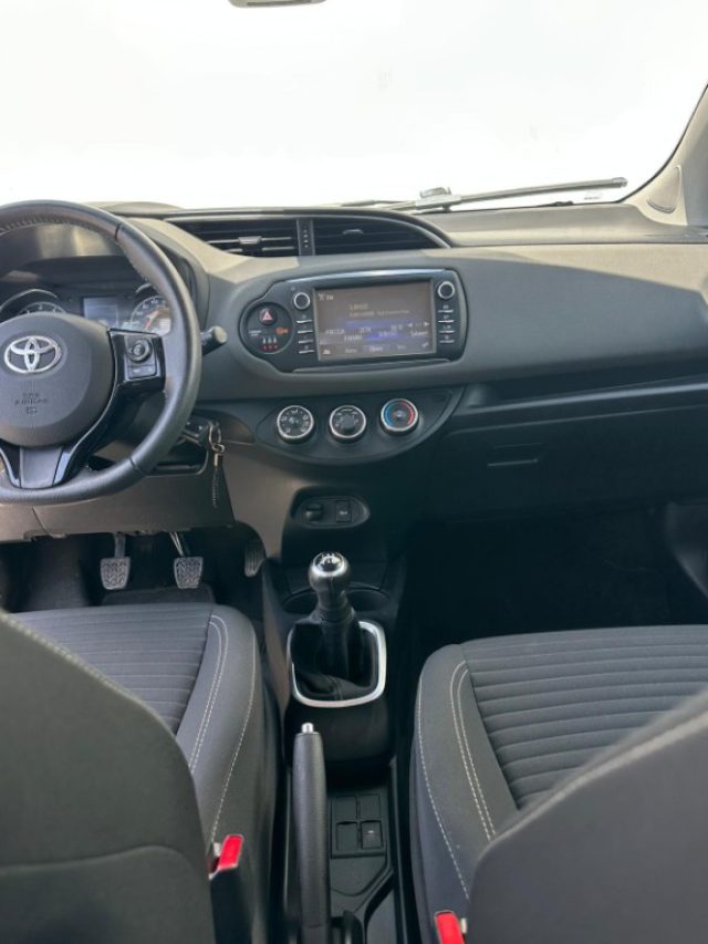 TOYOTA Yaris usata, con Telecamera per parcheggio assistito