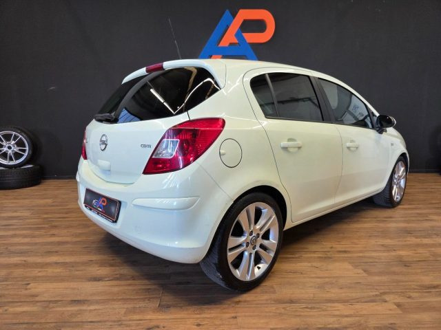 OPEL Corsa usata, con Autoradio