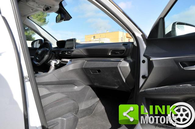 PEUGEOT 5008 usata, con Fari LED