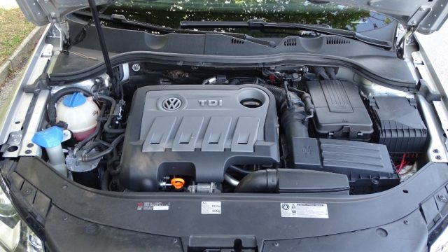 VOLKSWAGEN Passat usata, con Fari Xenon