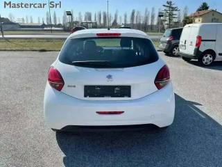 PEUGEOT 208 usata, con Autoradio