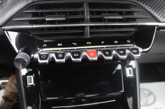 PEUGEOT 2008 usata, con Sensori di parcheggio posteriori