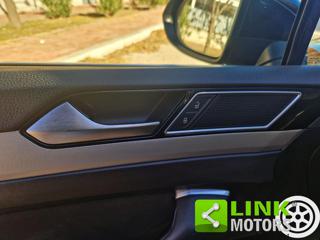 VOLKSWAGEN Passat Variant usata, con Bluetooth