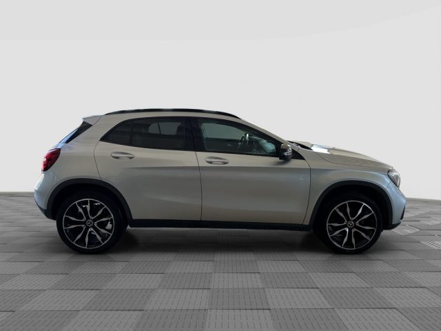 MERCEDES-BENZ CLA usata 4