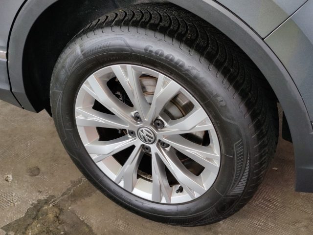 VOLKSWAGEN Tiguan usata, con Sedile posteriore sdoppiato