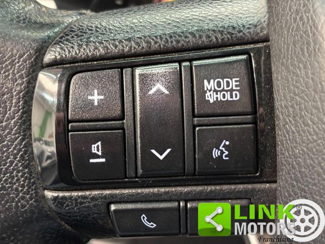 TOYOTA Hilux usata, con USB
