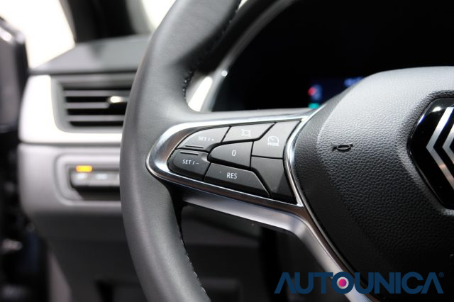 RENAULT Captur usata, con Bracciolo