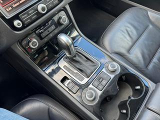 VOLKSWAGEN Touareg usata, con Controllo automatico clima