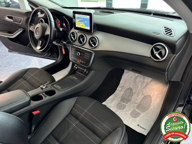 MERCEDES-BENZ CLA 200 usata, con Controllo automatico clima
