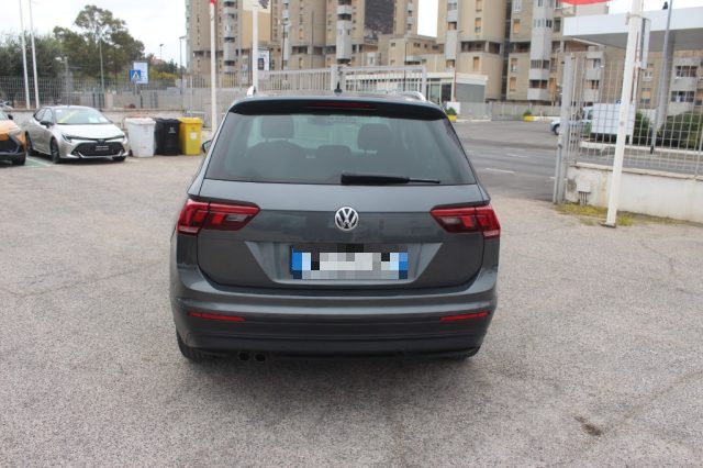 VOLKSWAGEN Tiguan usata, con Autoradio