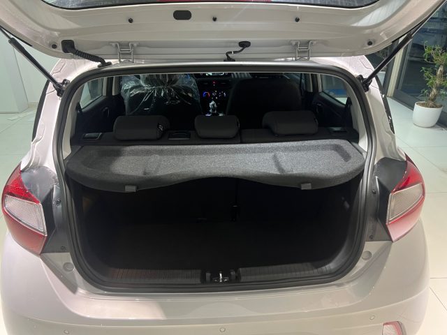 HYUNDAI i10 usata, con Volante in pelle