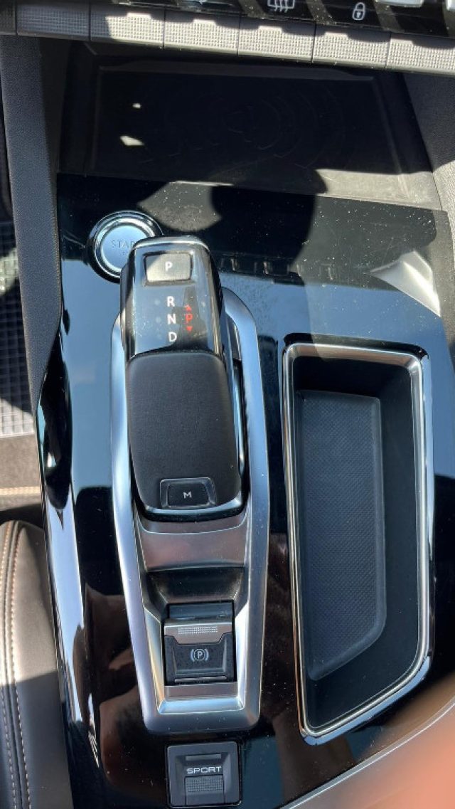 PEUGEOT 3008 usata, con Specchietti laterali elettrici