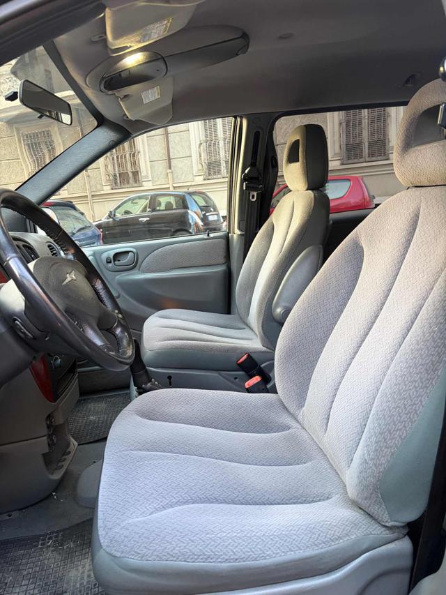 CHRYSLER Voyager usata, con Boardcomputer