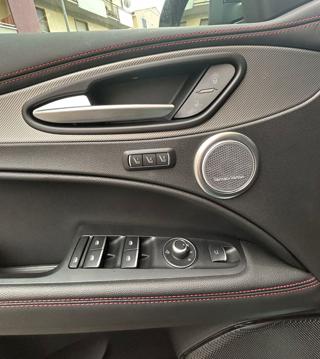 ALFA ROMEO Stelvio usata, con Sedile posteriore sdoppiato