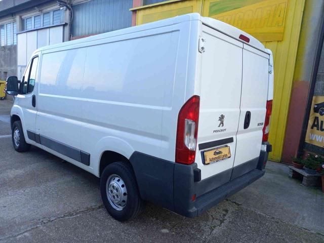 PEUGEOT Boxer usata, con Airbag