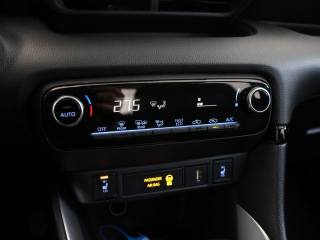 MAZDA 2 usata, con Autoradio digitale