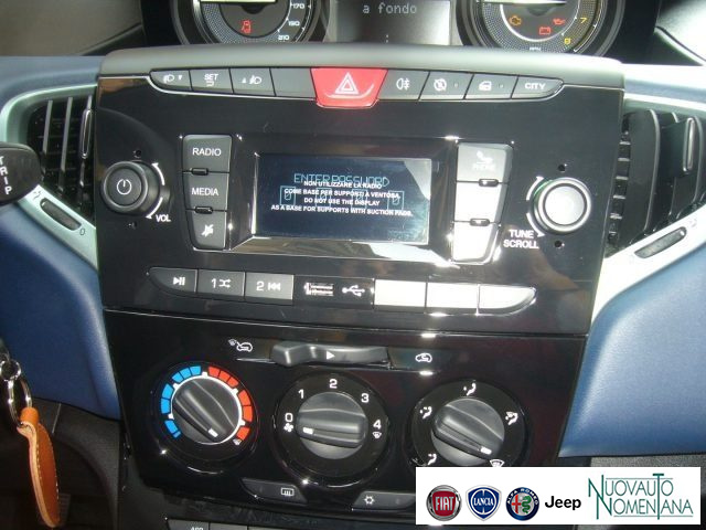 LANCIA Ypsilon usata, con USB