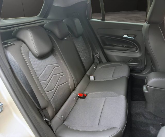 JEEP Avenger usata, con Autoradio digitale
