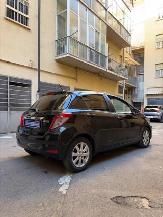 TOYOTA Yaris usata, con Airbag laterali