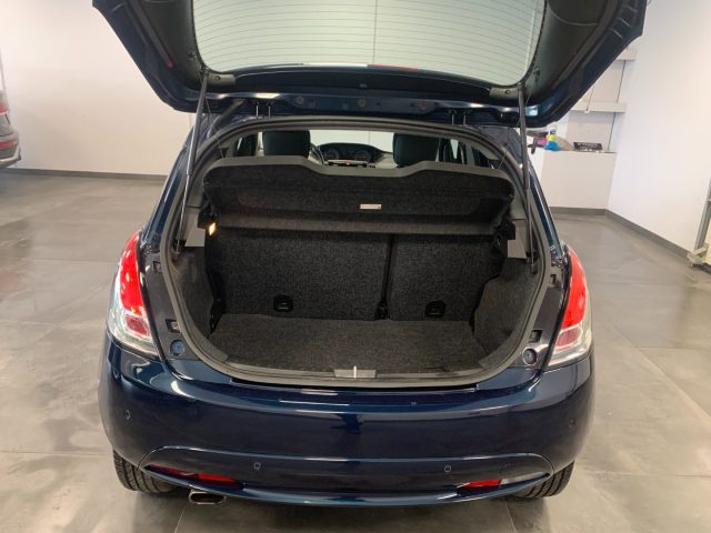 LANCIA Ypsilon usata, con Fendinebbia
