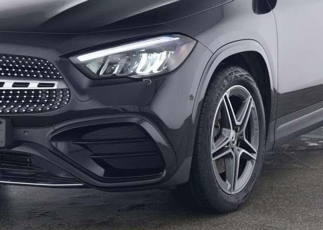 MERCEDES-BENZ GLA 180 usata, con Airbag laterali