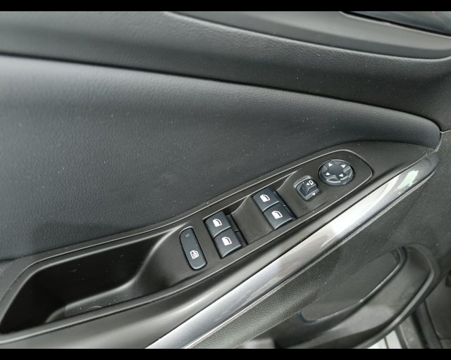 OPEL Grandland X usata, con Autoradio digitale