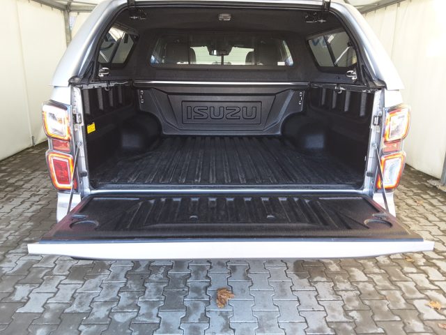 ISUZU D-Max usata, con Fendinebbia