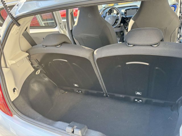 PEUGEOT 108 usata, con Sistema di navigazione