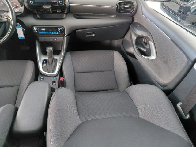 TOYOTA Yaris usata, con Bracciolo