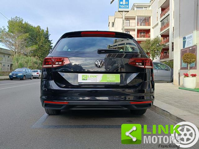 VOLKSWAGEN Passat Variant usata, con Fari LED