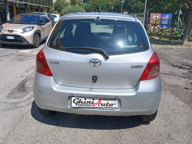 TOYOTA Yaris usata, con Airbag