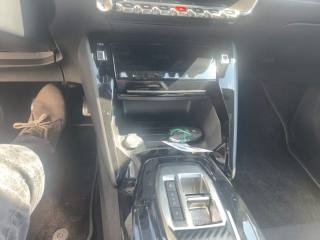 PEUGEOT 2008 usata, con Controllo automatico clima