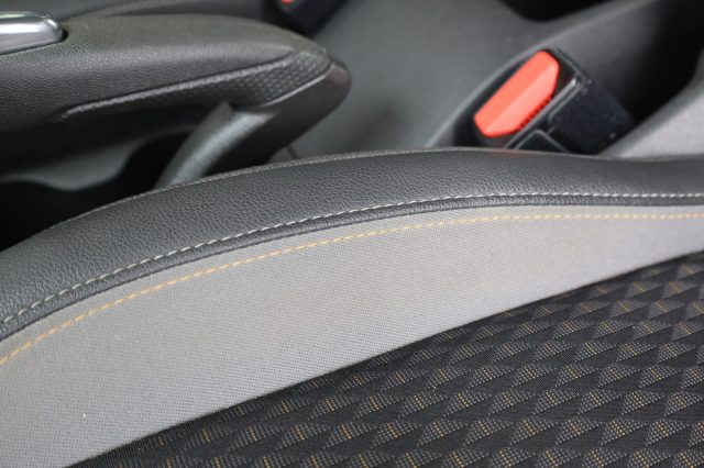 OPEL Crossland X usata, con Schermo multifunzione interamente digitale