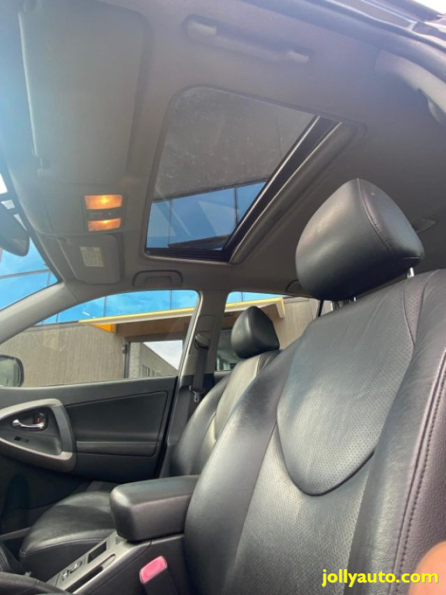 TOYOTA RAV 4 usata, con Fendinebbia