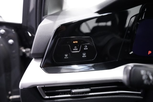 VOLKSWAGEN Golf usata, con Cruise Control