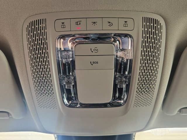 MERCEDES-BENZ GLA 180 usata, con Touch screen