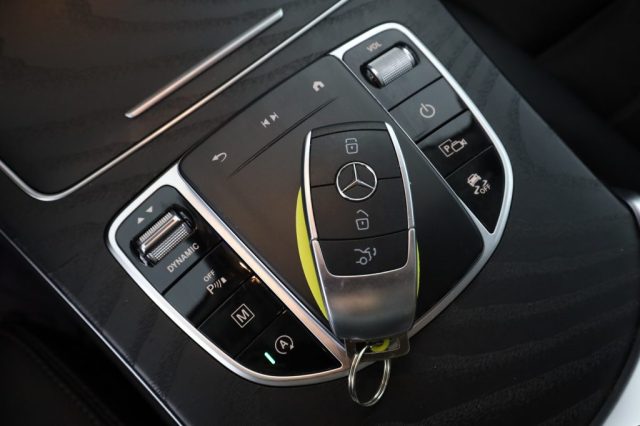 MERCEDES-BENZ GLC 220 usata 13